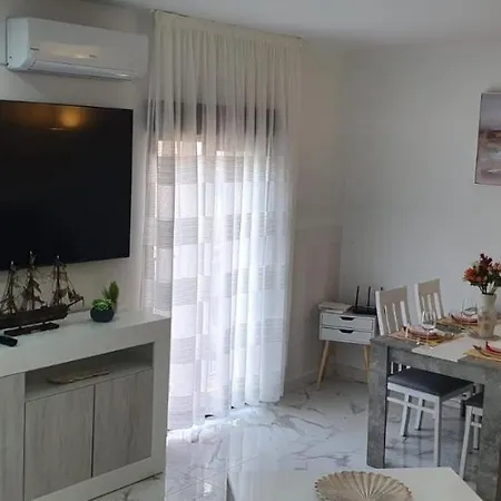 Apartamento Zura Centro Apartment *